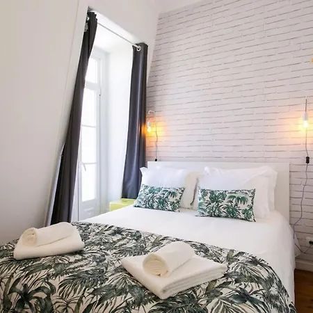 Photographers Attic W Stunning View In Alcantara Apartment