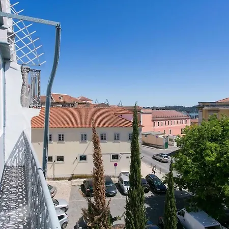 Lejlighed Photographers Attic W Stunning View In Alcantara Lisboa